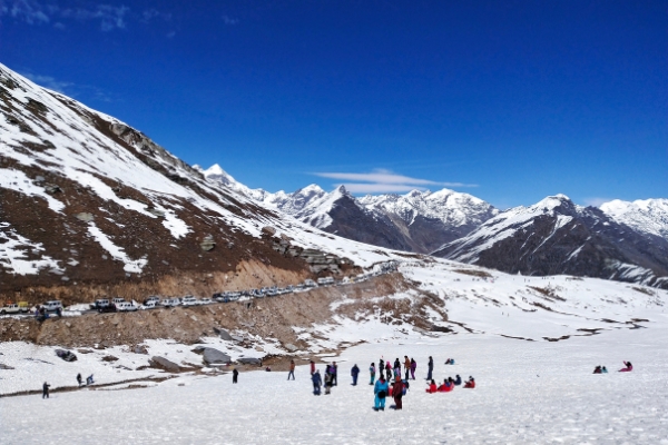 Manali Couple Tour Package by Volvo